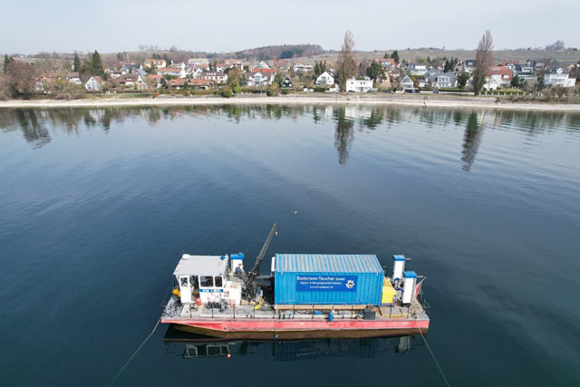 Bild 1: Arbeitsschiff Bodensee-Taucher GmbH